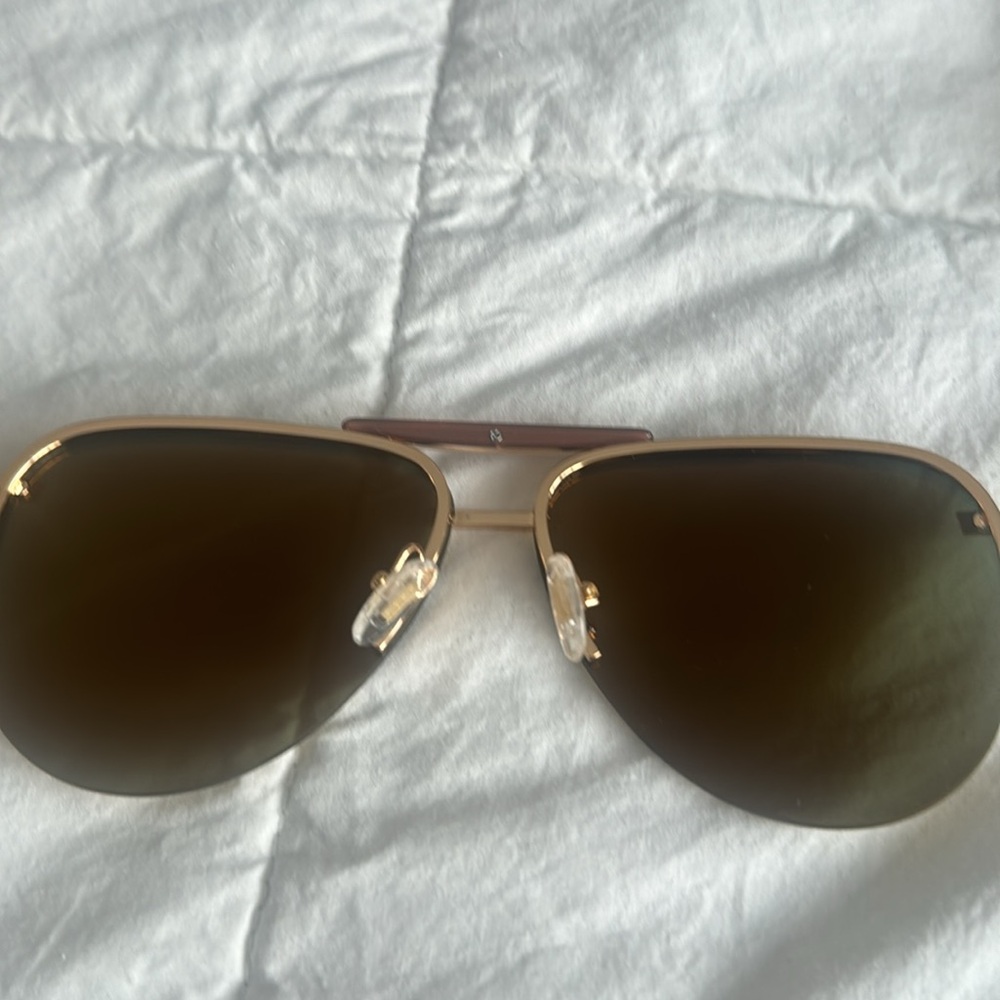 Diff Stunning Mirrored Sunglasses. - image 2